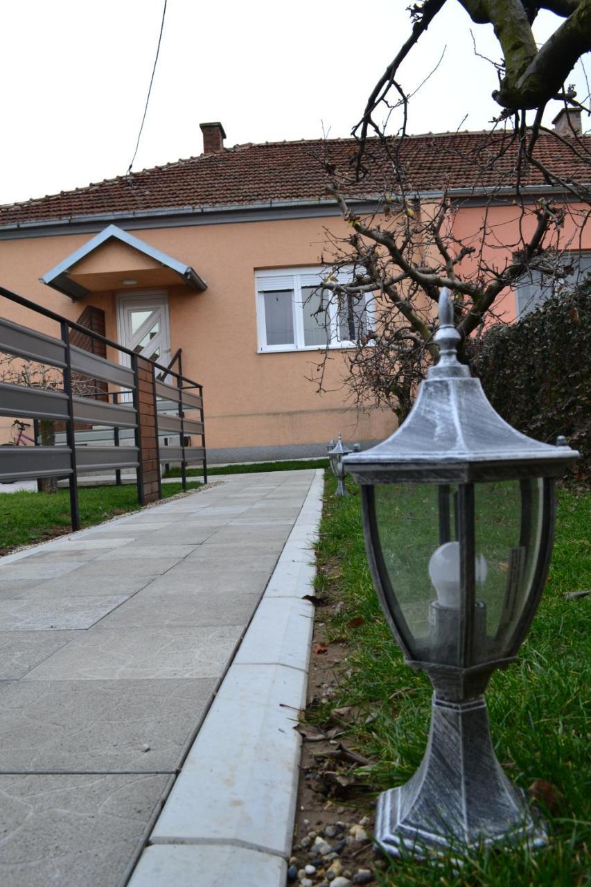 Apartments Pandora Ягодина Екстериор снимка