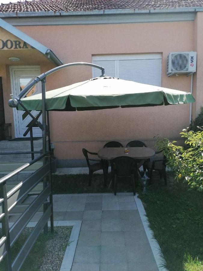 Apartments Pandora Ягодина Екстериор снимка